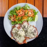 Milanesa de pollo a la napolitanα